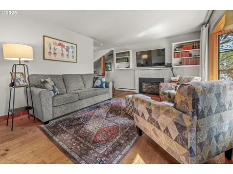 9253 SW 1st Avenue Portland OR 97219