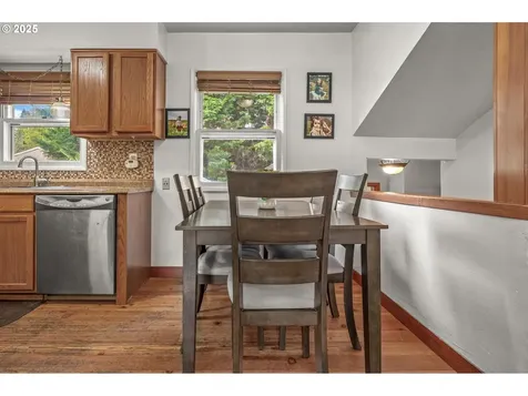 9253 SW 1st Avenue Portland OR 97219