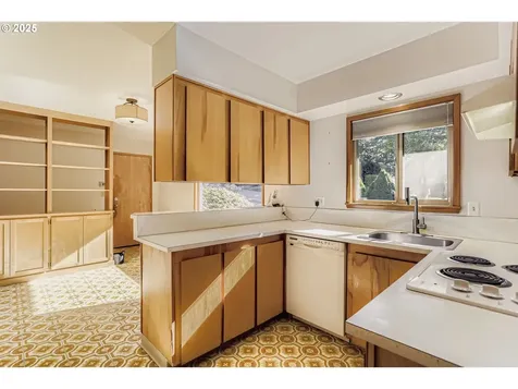 9335 SW 69th Avenue Portland OR 97223