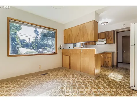 9335 SW 69th Avenue Portland OR 97223