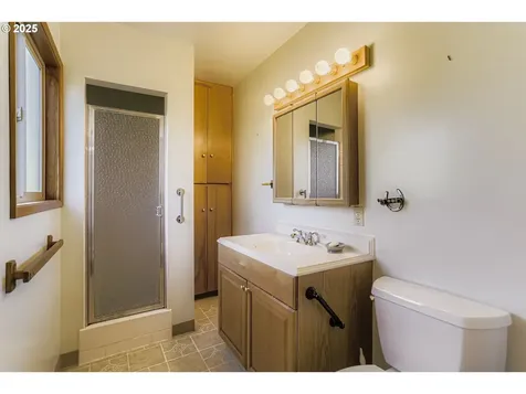 9335 SW 69th Avenue Portland OR 97223