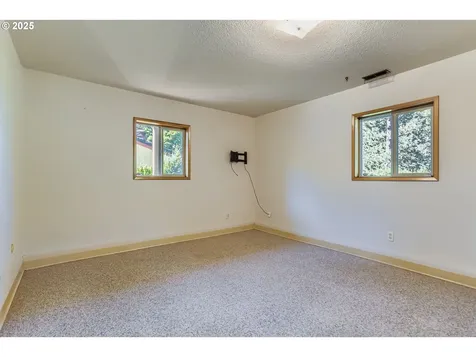 9335 SW 69th Avenue Portland OR 97223