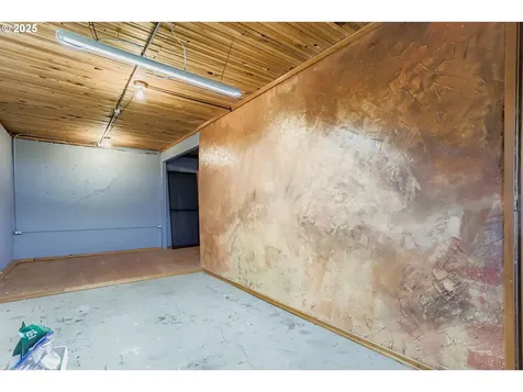 9335 SW 69th Avenue Portland OR 97223
