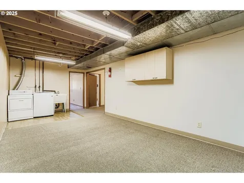 9335 SW 69th Avenue Portland OR 97223
