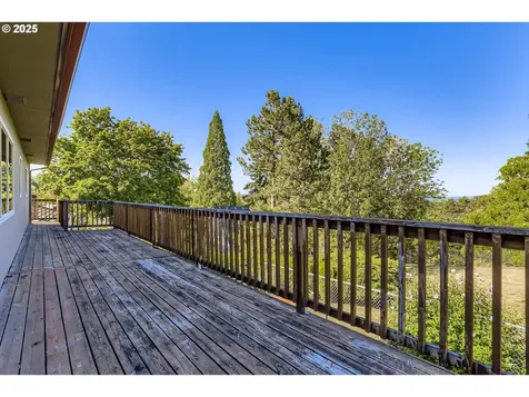 9335 SW 69th Avenue Portland OR 97223