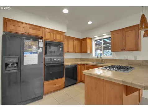 18601 SE Clinton Street Gresham OR 97030