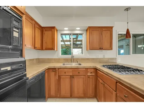 18601 SE Clinton Street Gresham OR 97030