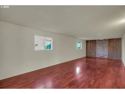 18601 SE Clinton Street Gresham OR 97030