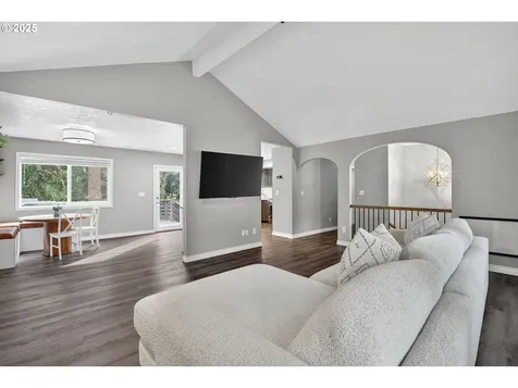 8220 SW Connemara Terrace Beaverton OR 97008