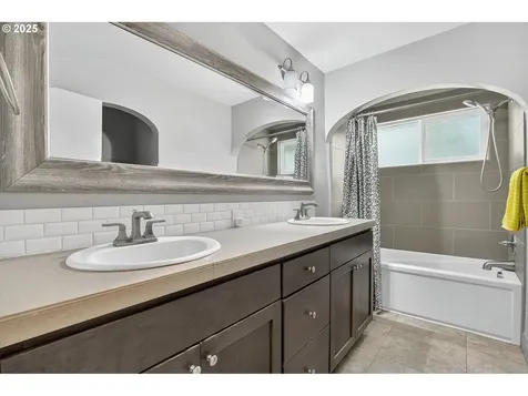 8220 SW Connemara Terrace Beaverton OR 97008
