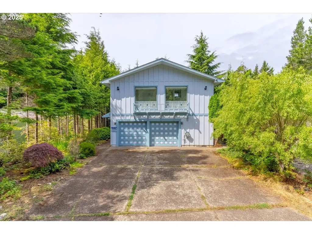 90 Seagrove Loop Lincoln City OR 97367