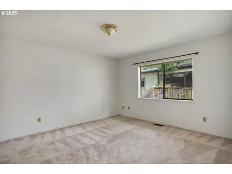 90 Seagrove Loop Lincoln City OR 97367