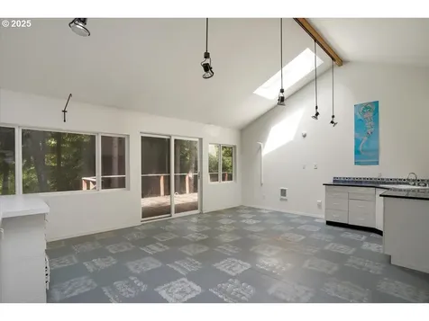 90 Seagrove Loop Lincoln City OR 97367
