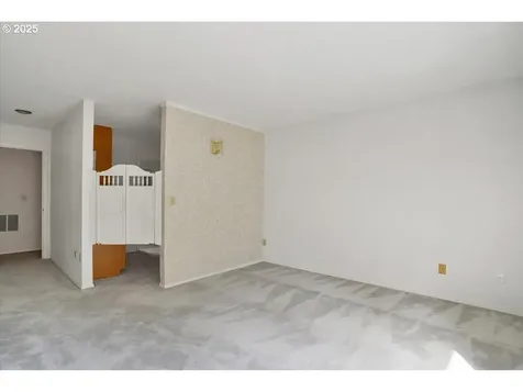 90 Seagrove Loop Lincoln City OR 97367