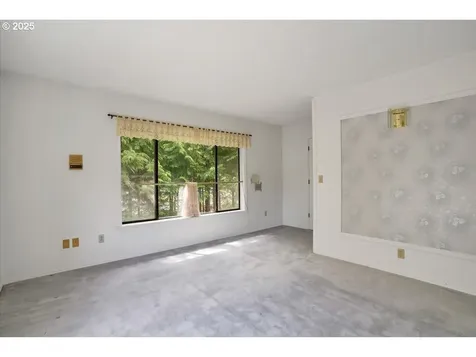 90 Seagrove Loop Lincoln City OR 97367