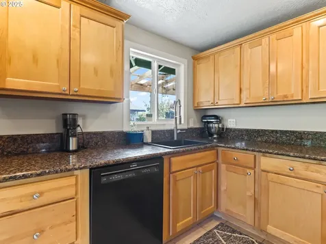 2431 NE 112th Avenue Portland OR 97220