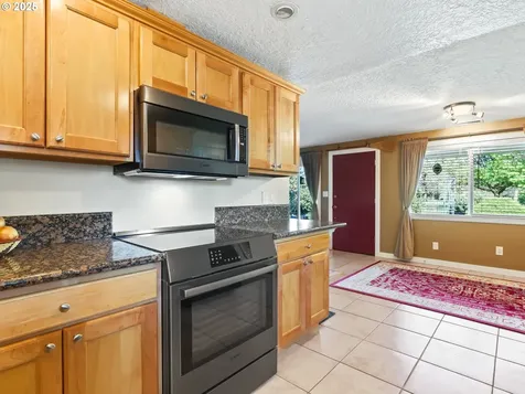 2431 NE 112th Avenue Portland OR 97220