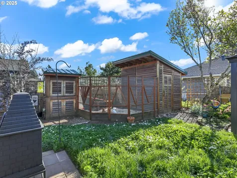 2431 NE 112th Avenue Portland OR 97220
