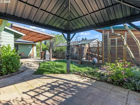 2431 NE 112th Avenue Portland OR 97220