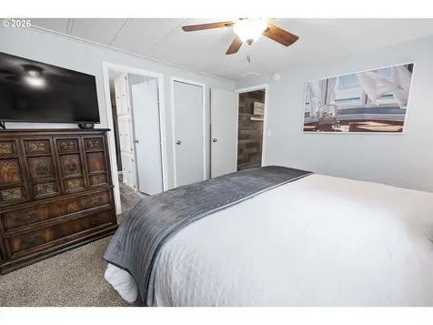 89695 Old Bog Road Warrenton OR 97146