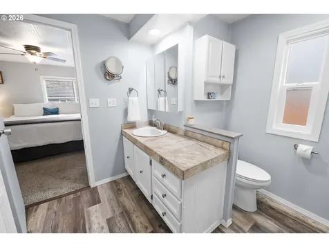 89695 Old Bog Road Warrenton OR 97146