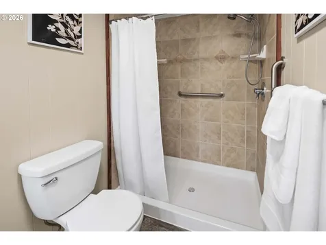 89695 Old Bog Road Warrenton OR 97146