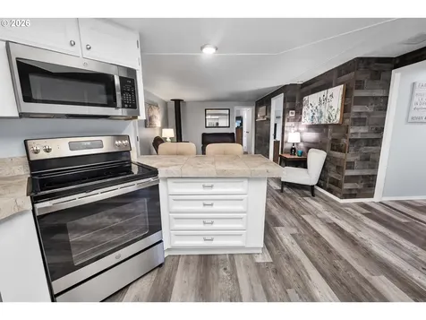 89695 Old Bog Road Warrenton OR 97146