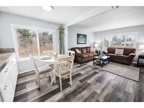 89695 Old Bog Road Warrenton OR 97146