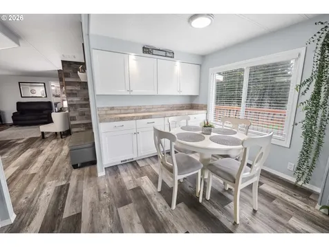 89695 Old Bog Road Warrenton OR 97146