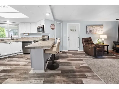 89695 Old Bog Road Warrenton OR 97146