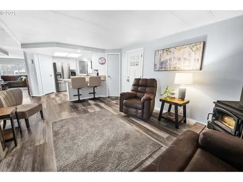89695 Old Bog Road Warrenton OR 97146