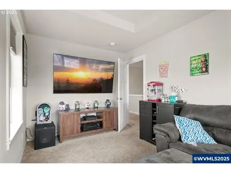 544 SE Cooper Street Dallas OR 97338