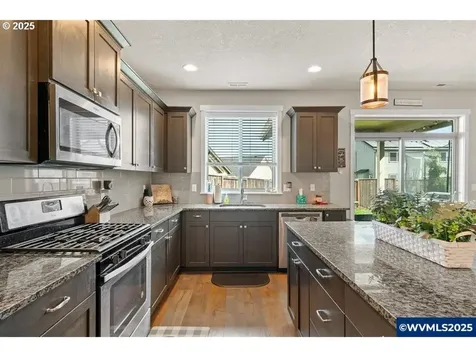544 SE Cooper Street Dallas OR 97338