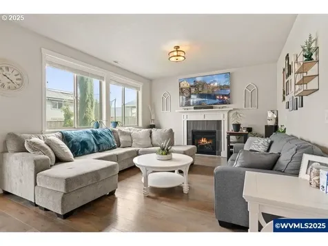 544 SE Cooper Street Dallas OR 97338