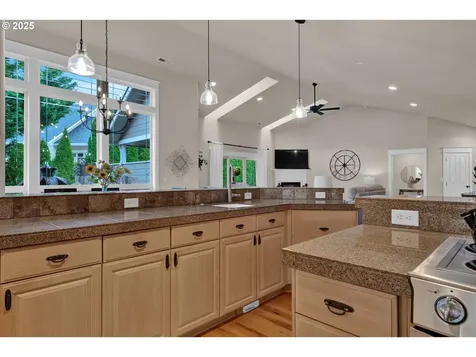 2332 Rosemary Court Florence OR 97439