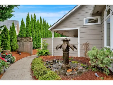 2332 Rosemary Court Florence OR 97439
