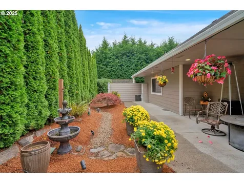 2332 Rosemary Court Florence OR 97439
