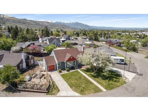 205 Hillcrest Drive Baker City OR 97814