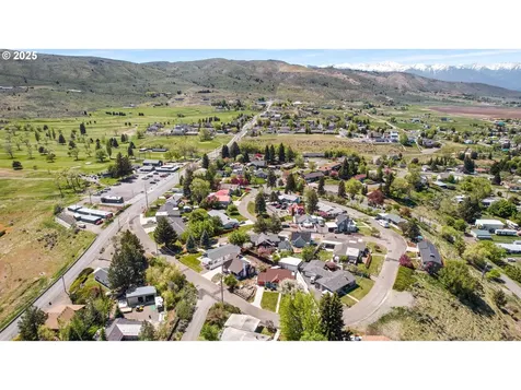 205 Hillcrest Drive Baker City OR 97814