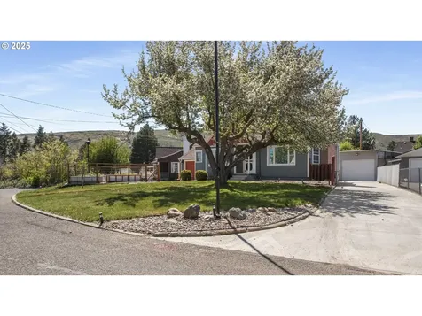 205 Hillcrest Drive Baker City OR 97814