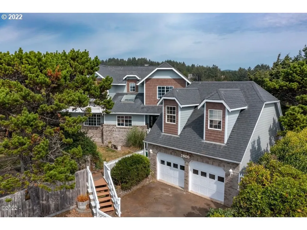 2808 SW Anchor Court Lincoln City OR 97367