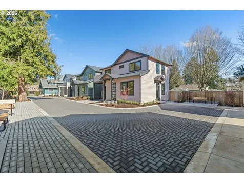 6904 SE Brooklyn Street Portland OR 97206