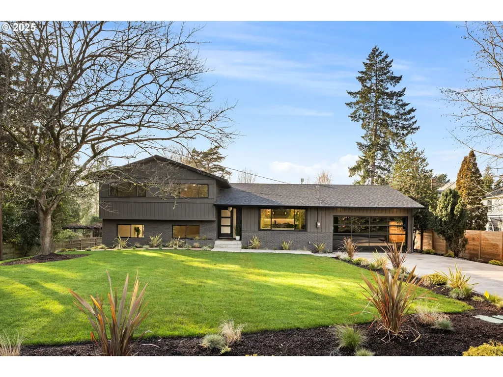 8430 SW Fairway Drive Portland OR 97225