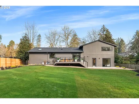 8430 SW Fairway Drive Portland OR 97225