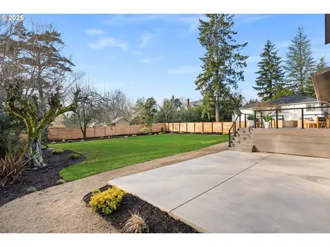 8430 SW Fairway Drive Portland OR 97225