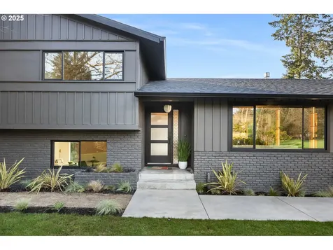 8430 SW Fairway Drive Portland OR 97225