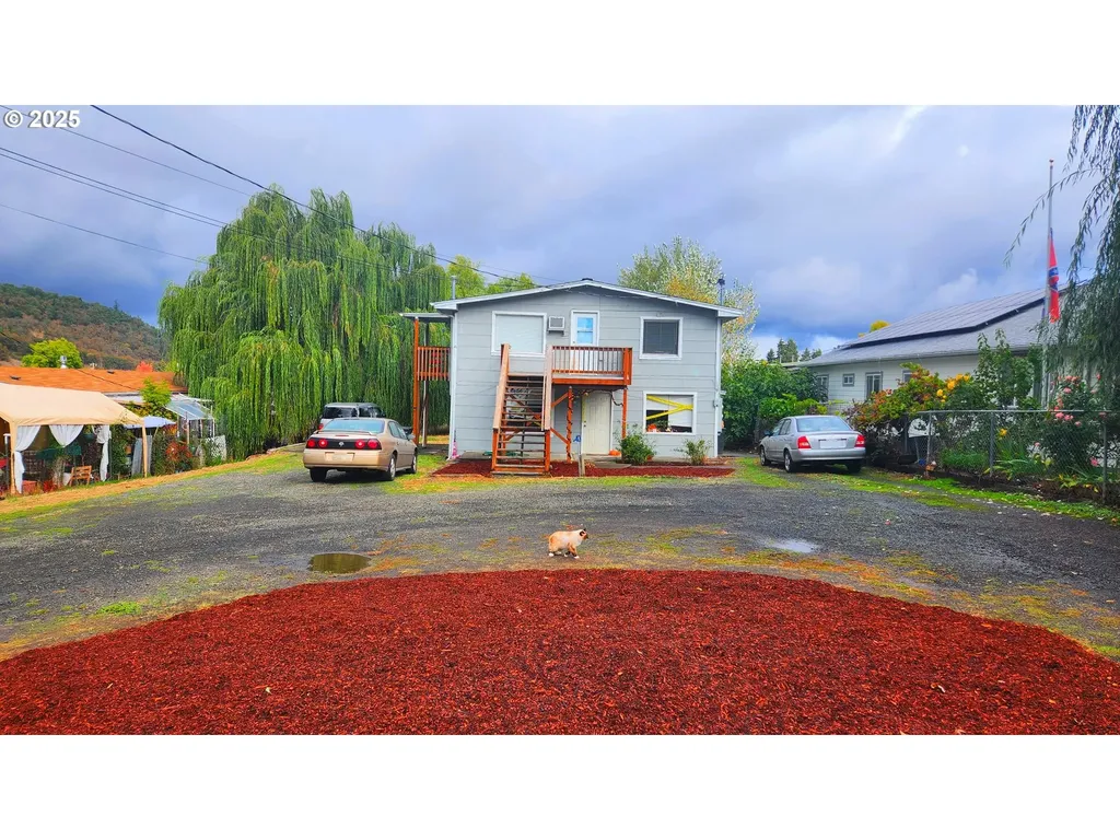 260 Pleasant Avenue Roseburg OR 97470