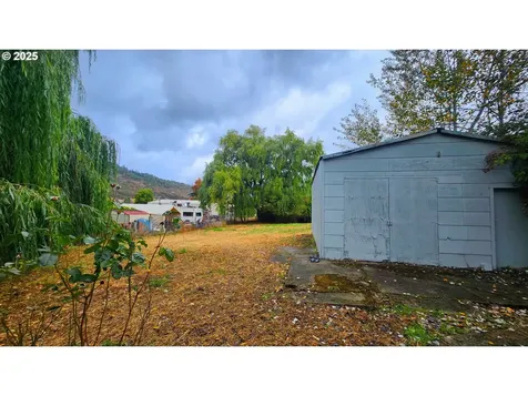 260 Pleasant Avenue Roseburg OR 97470