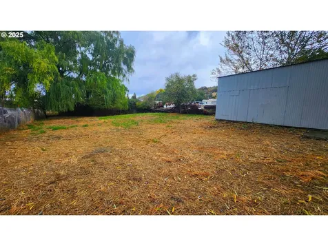 260 Pleasant Avenue Roseburg OR 97470