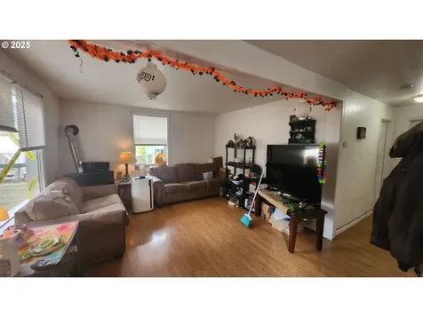 260 Pleasant Avenue Roseburg OR 97470